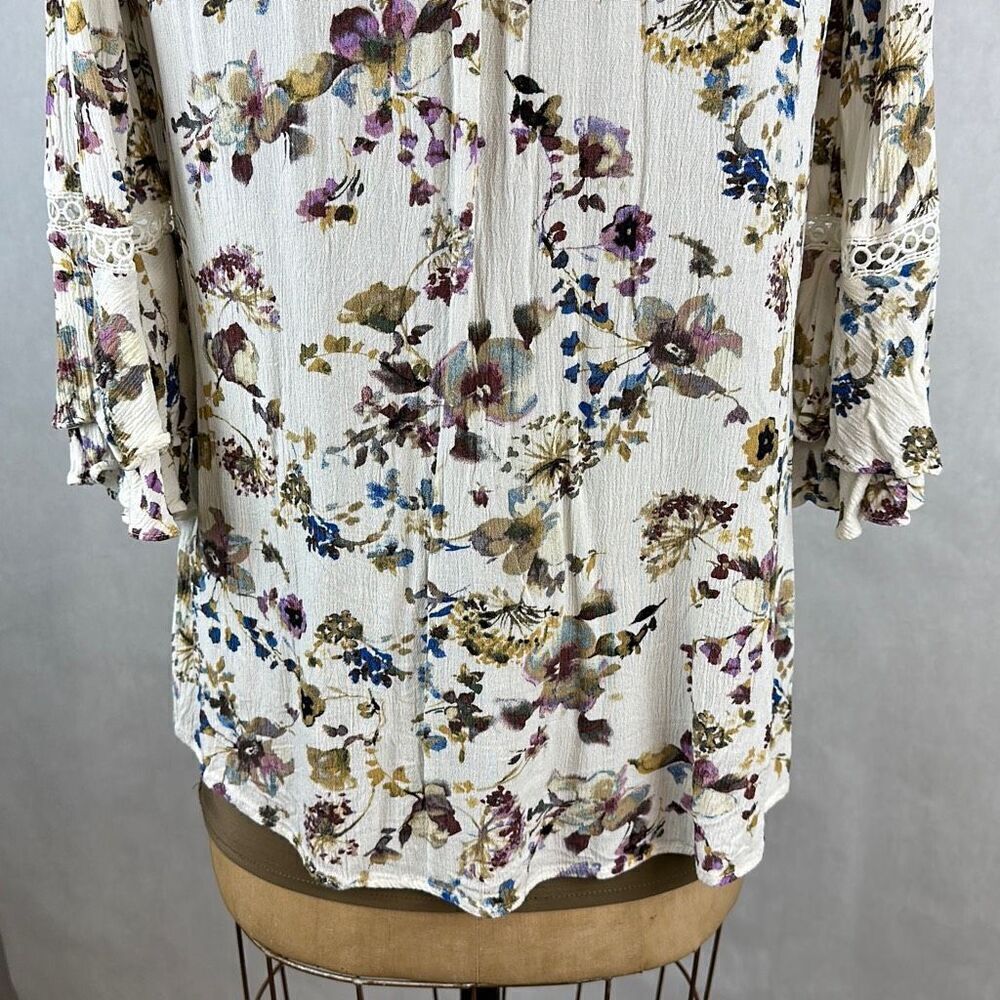 Altar’d State Button Down Blouse Shirt Top Floral Size Medium Lace Detail Ruffle - Picture 8 of 11
